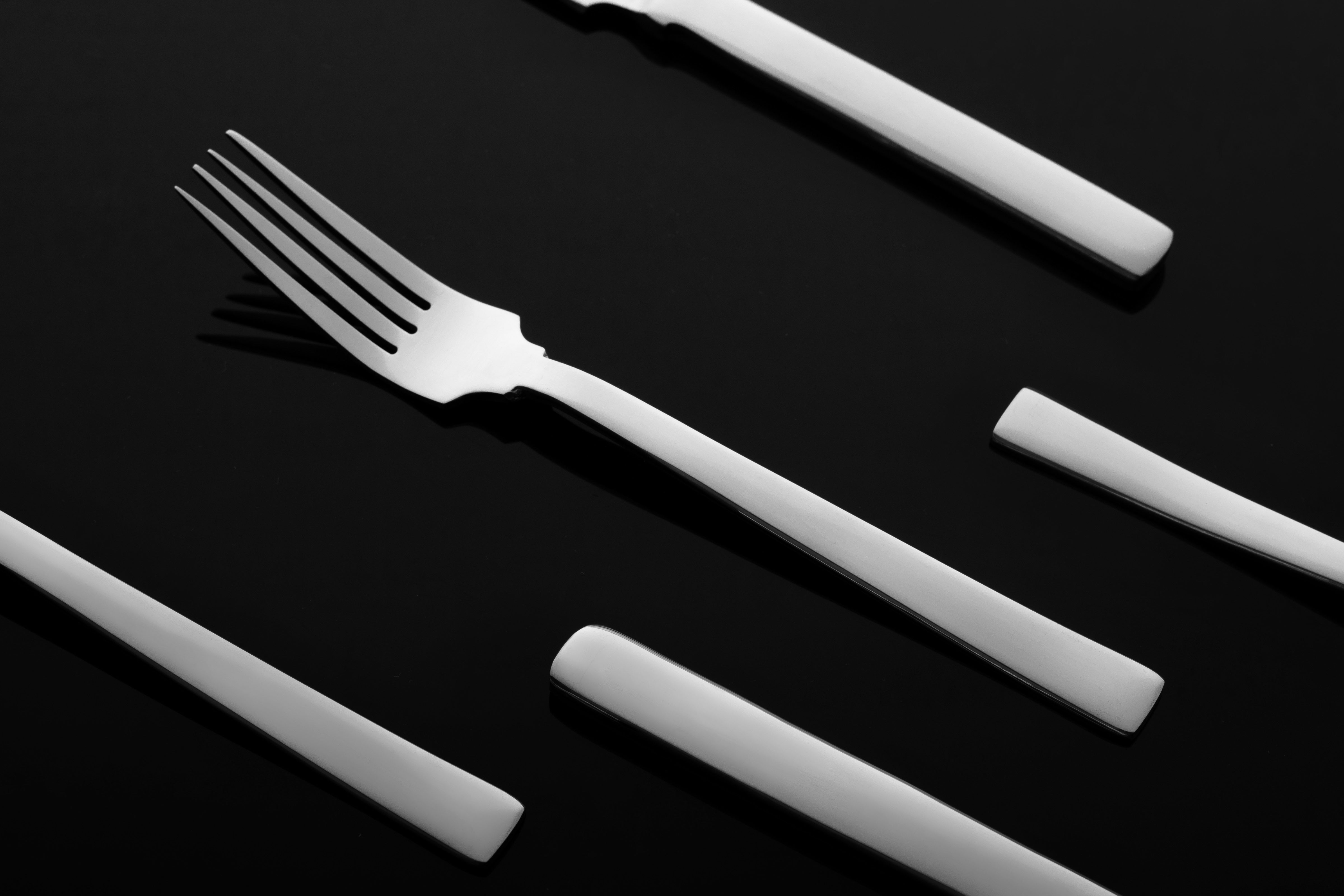 Zena Cutlery Set, 11 Gauge: Elevate Your Dining Experience