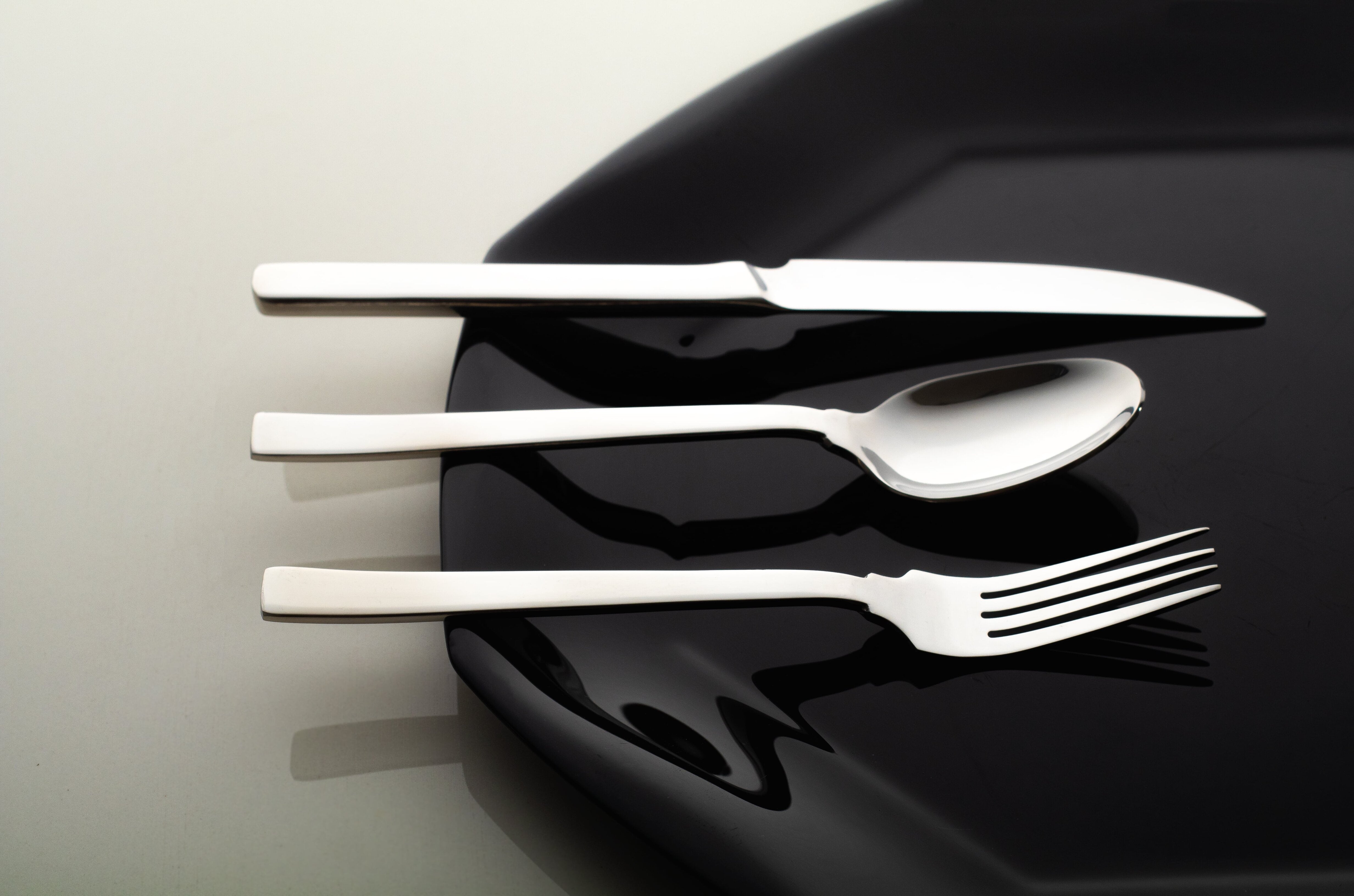 Zena 12 Persons Serving Set