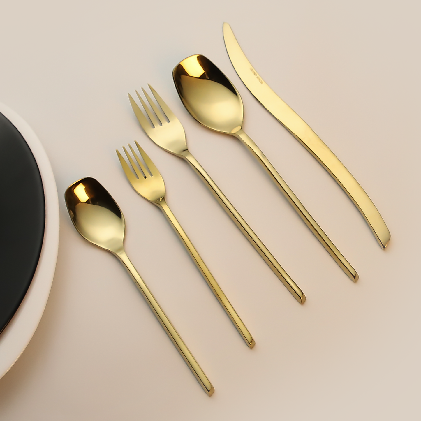 Pristine Gold Cutlery Set in 4 Gauge