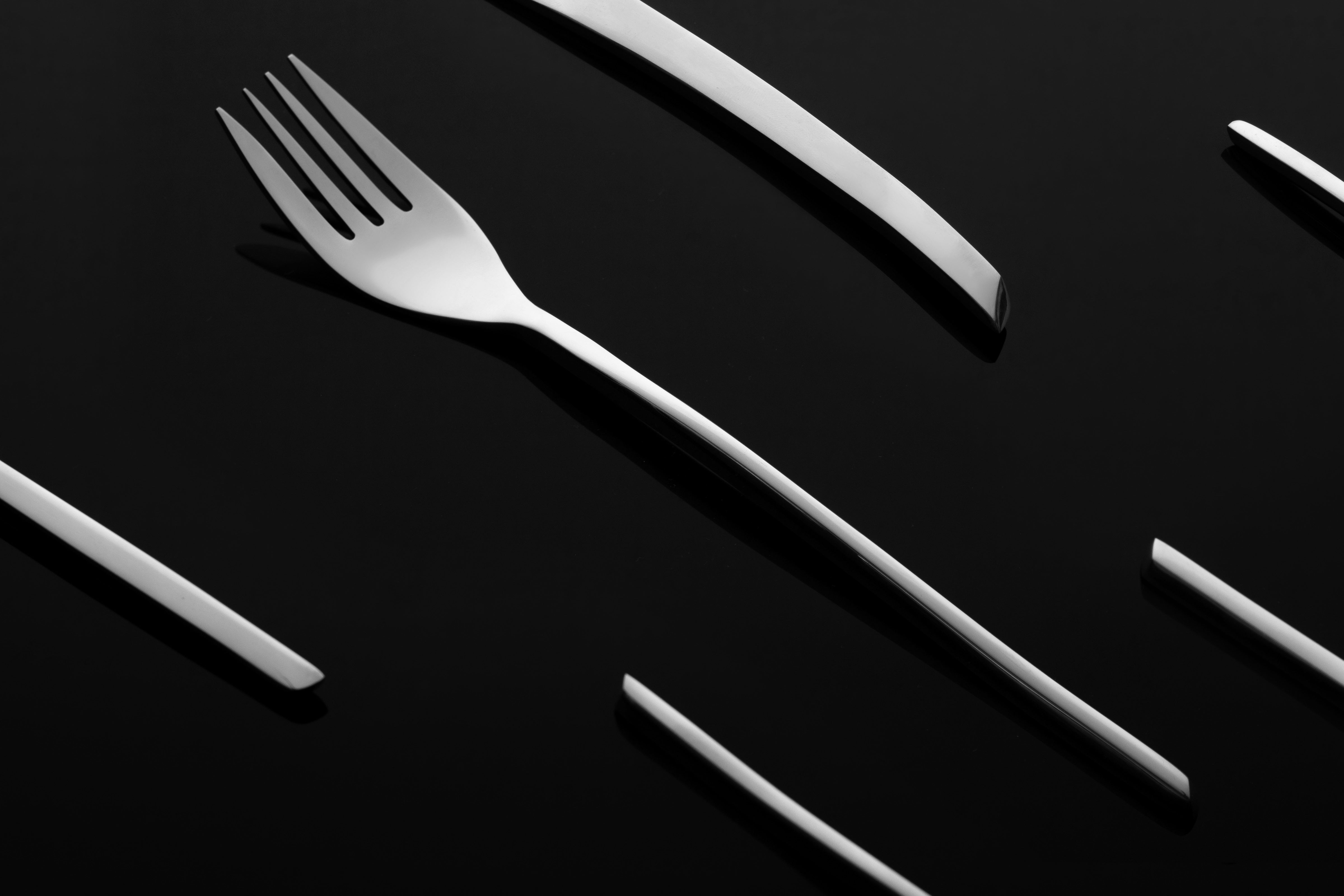 Pristine Cutlery Set in 4 Gauge